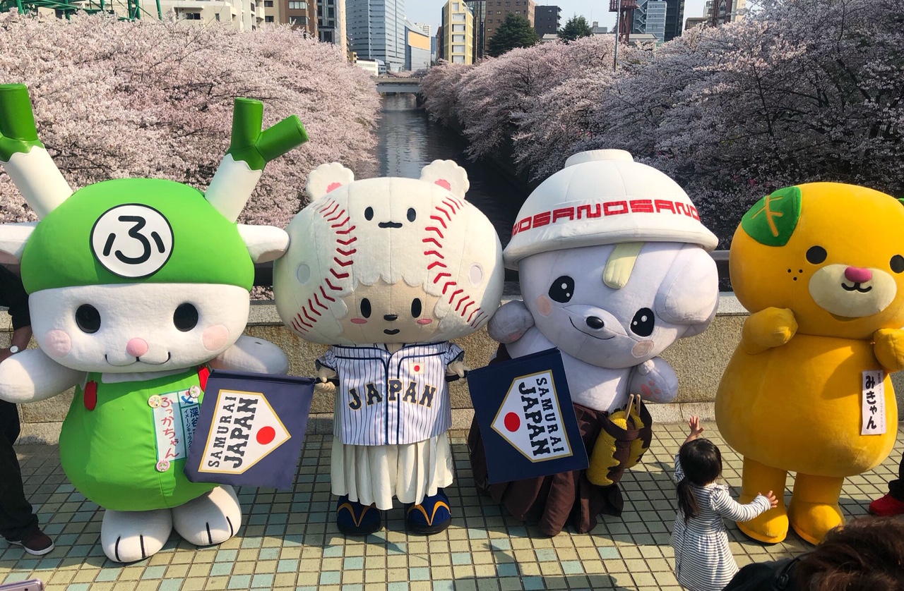 Mondo Mascots on X: Tsubakuro the swallow, mascot for the Yakult Swallows,  opens his new “nest” near Jingu Stadium to the public from tomorrow.   / X